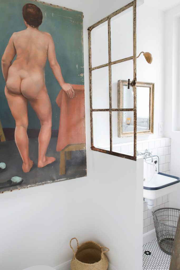 Salle de bain vintage shooting home tour vide déco - Claudia Garcia Photographe